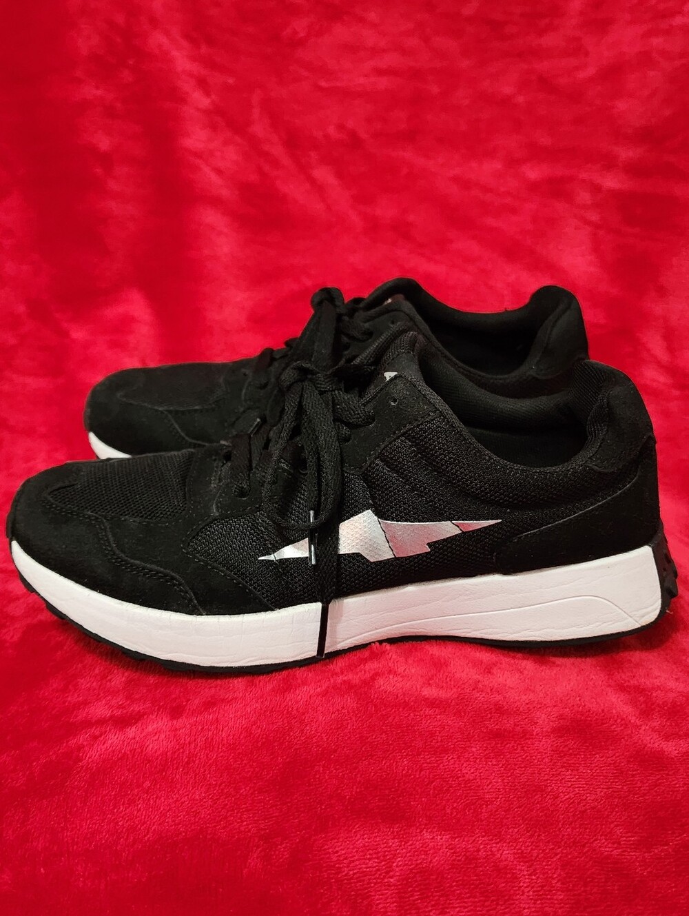 AVIA Women’s Retro Sneaker Black Athletic Shoe